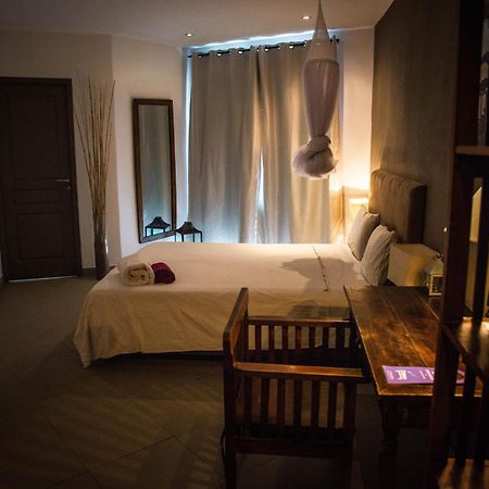 Hotel Restaurant La Ribaudiere Antananarivo Bilik gambar